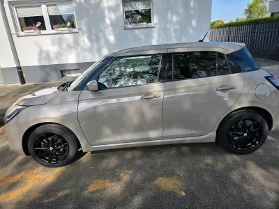 Usata Suzuki Swift Comfort 83 CV (61 kW) 2024 Beige Utilitaria