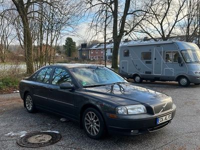 Volvo S80 Limousine in Schwarz gebraucht in Falkensee bei Berlin