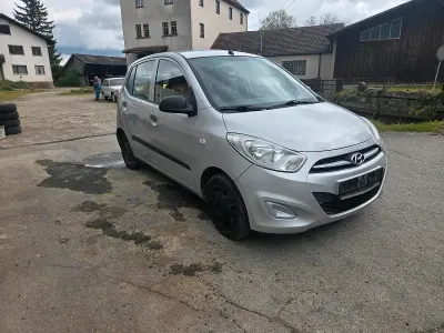 Gebraucht Hyundai i10 69 PS (50 kW) 2011 Silber Kleinwagen