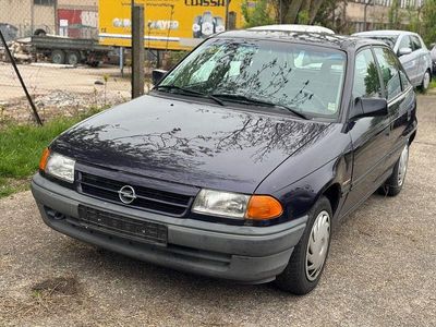 Second-hand Opel Astra 71 CP (52 kW) 1994 Mov Berlinǎ