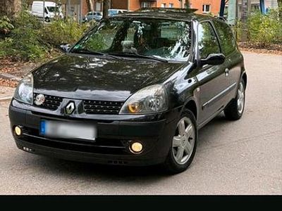 Gebraucht Renault Clio II 75 PS (55 kW) 2004 Schwarz Kleinwagen