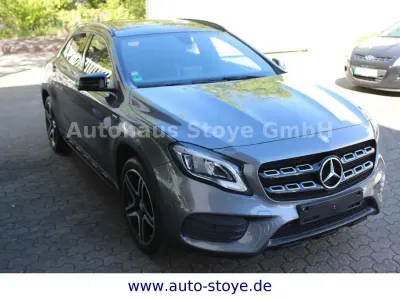 Usata Mercedes GLA200 AMG line 156 CV (114 kW) 2017 Grigio SUV