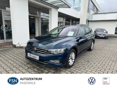 Gebraucht VW Passat Business 150 PS (110 kW) 2024 Aquamarinblau metallic Kombi