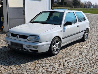 Gebraucht VW Golf III 75 PS (55 kW) 1995 Weiß Kleinwagen