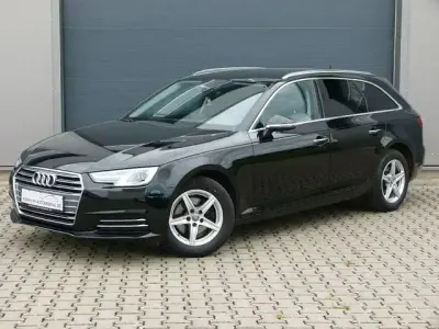 Gebraucht Audi A4 Basis 150 PS (110 kW) 2018 Schwarz Kombi