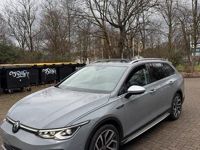 Usata VW Golf Alltrack 200 CV (147 kW) 2023 Grigio Station wagon