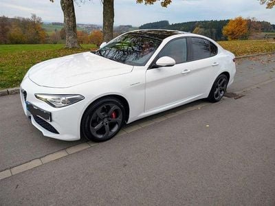 Weiß Gebraucht 2018 Alfa Romeo Giulia Veloce Limousine | 26.500 € (Fairer Preis)