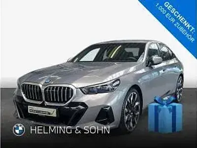 Gebraucht BMW 540 303 PS (222 kW) 2025 Grau (oxidgrau) Limousine