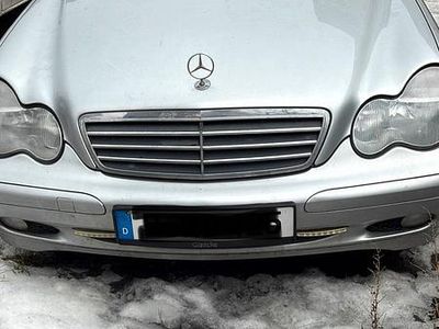 Gebraucht Mercedes C180 129 PS (94 kW) 2000 Silber Limousine