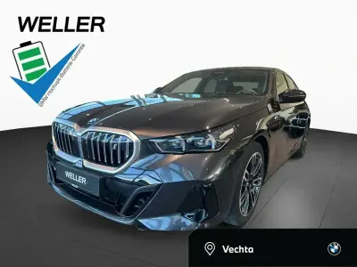 Gebraucht BMW i5 M Sport 250 kW (340 PS) 2025 Sophistograu (grau) Limousine