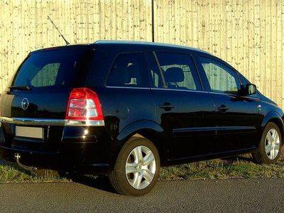 Schwarz Gebraucht 2010 Opel Zafira Edition Van / Kleinbus | 3.250 € (Fairer Preis)