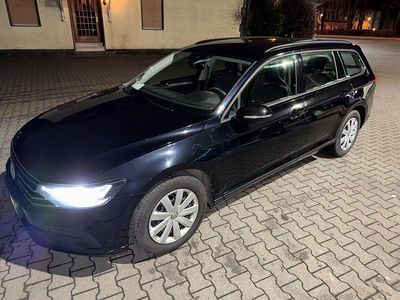 Gebraucht VW Passat Highline 120 PS (88 kW) 2019 Schwarz Kombi