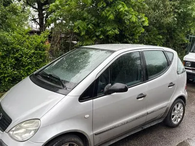 Gebraucht Mercedes A160 Classic 102 PS (75 kW) 2001 Silber Van / Kleinbus