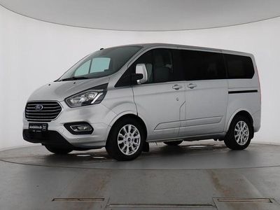 Gebraucht Ford Tourneo Titanium 131 PS (96 kW) 2018 Polarsilber metallic Van / Kleinbus