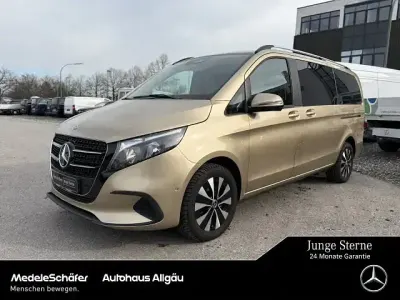 Gebraucht Mercedes V220 163 PS (119 kW) 2024 Gold Van / Kleinbus