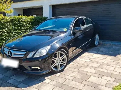 Gebraucht Mercedes E350 AMG 231 PS (169 kW) 2010 Schwarz Coupé