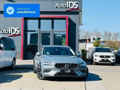 Gebraucht Volvo V60 Plus 253 PS (186 kW) 2022 Thunder grey Kombi