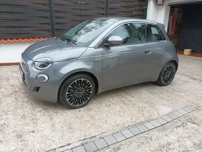 Gebraucht Fiat 500e La Prima 86 kW (118 PS) 2022 Grau Kleinwagen