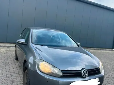 Gebraucht VW Golf VI 105 PS (77 kW) 2011 Grau Kleinwagen