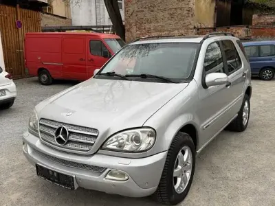 Gebraucht Mercedes ML270 163 PS (119 kW) 2003 Silber SUV