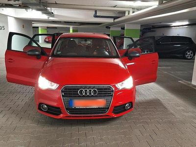 Brugt Audi A1 Sportback Attraction 90 HK (66 kW) 2014 Rød Hatchback