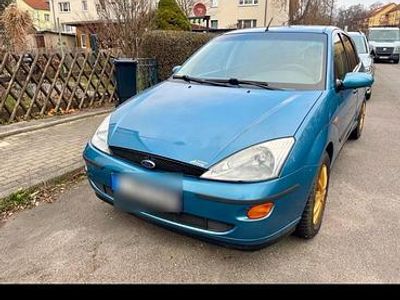 Gebraucht Ford Focus 75 PS (55 kW) 2000 Blau Limousine