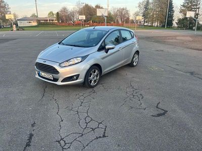 Second-hand Ford Fiesta SYNC Edition 82 CP (60 kW) 2014 Hatchback