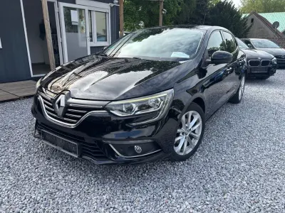Używany Renault Mégane Intens 110 KM (80 kW) 2016 Czarny Sedan/Limuzyna