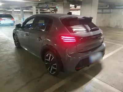 Gebraucht Peugeot 208 GT 136 PS (100 kW) 2024 Grau Kleinwagen