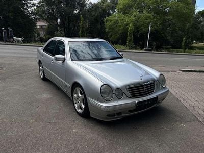 Mercedes E320