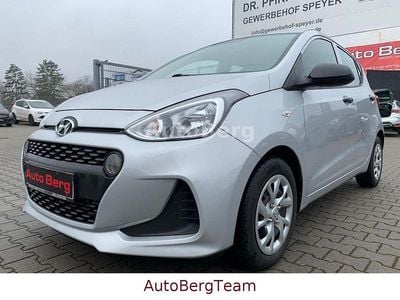 Silber Gebraucht 2017 Hyundai i10 Classic Kleinwagen | 6.999 € (Fairer Preis)