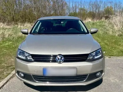 Gebraucht VW Jetta Life 122 PS (89 kW) 2014 Beige Limousine