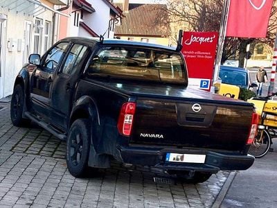 Schwarz Gebraucht 2013 Nissan Navara Abholung | 13.900 € (Etwas zu teuer)