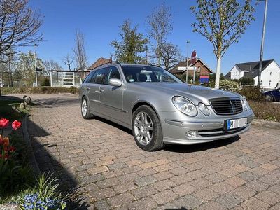 Usata Mercedes E320 Avantgarde 204 CV (150 kW) 2004 Argento Berlina