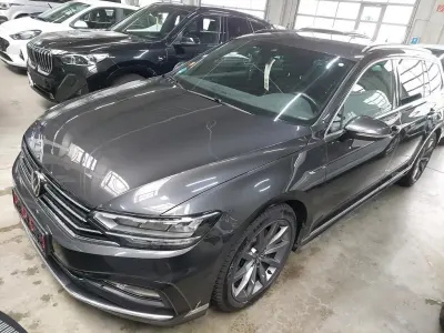 Używany VW Passat Business 150 KM (110 kW) 2021 Szary Sedan/Limuzyna