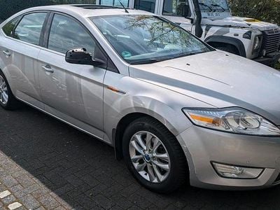 Usata Ford Mondeo Ghia 145 CV (106 kW) 2009 Argento Berlina