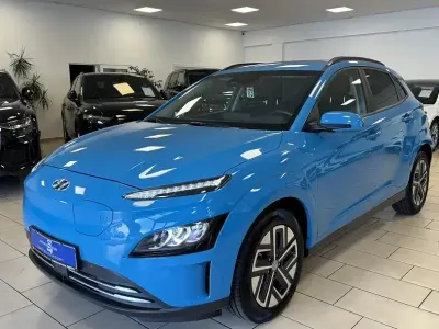 Gebraucht Hyundai Kona Trend 100 kW (136 PS) 2022 Hellblau SUV