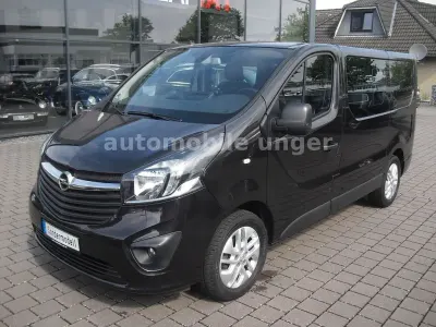 Używany Opel Vivaro 120 KM (88 kW) 2015 Czarny Minivan