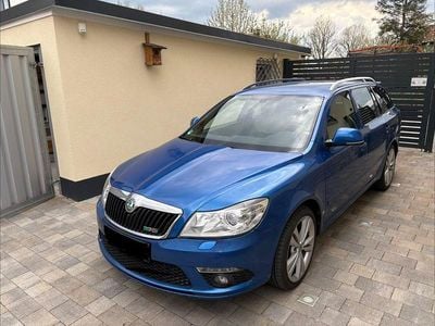Usado Skoda Octavia RS 170 HP (125 kW) 2012 Azul Carrinha