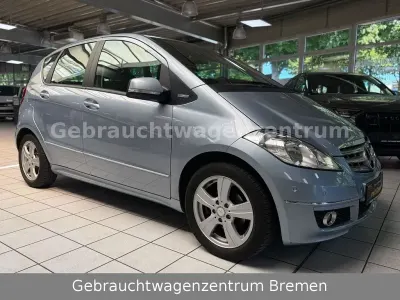 Gebraucht Mercedes A180 Avantgarde 116 PS (85 kW) 2009 Blau Limousine