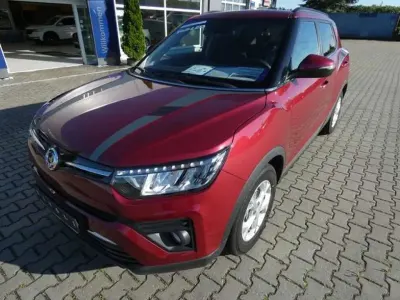 Gebraucht SsangYong Tivoli Quartz 163 PS (119 kW) 2025 Cherry red (metallic) SUV