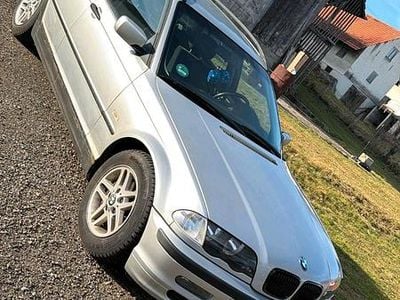 Gebraucht BMW 320 136 PS (100 kW) 2001 Silber Kombi