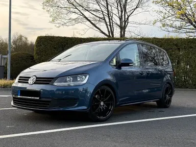 Gebraucht VW Sharan Comfortline 150 PS (110 kW) 2016 Blau Van / Kleinbus