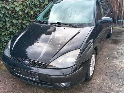 Second-hand Ford Focus 101 CP (74 kW) 2003 Negru Berlinǎ