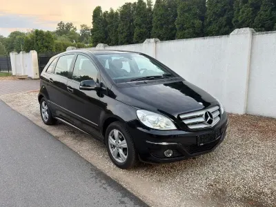 Gebraucht Mercedes B150 95 PS (69 kW) 2009 Schwarz Van / Kleinbus