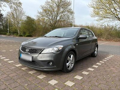 Gebraucht Kia Ceed 90 PS (66 kW) 2011 Grau Kleinwagen