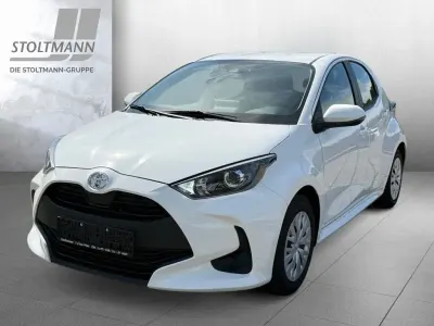 Gebraucht Toyota Yaris Basis 72 PS (52 kW) 2023 Weiß Kleinwagen