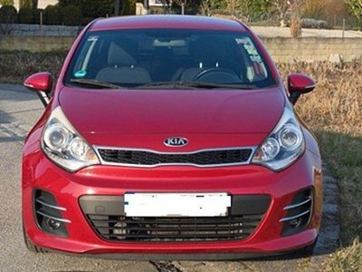 Gebraucht Kia Rio DREAM-TEAM Edition 109 PS (80 kW) 2016 Rot Kleinwagen