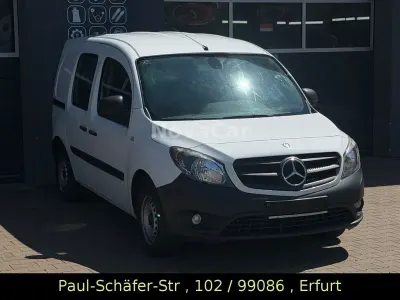 Gebraucht Mercedes Citan 111 110 PS (80 kW) 2018 Weiß Van / Kleinbus