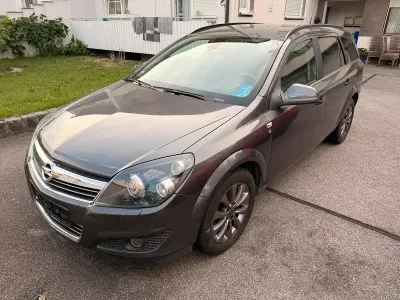 Gebraucht Opel Astra Eco 110 PS (80 kW) 2010 Grau Kombi
